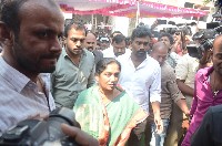 Celebs Pay Homage to Taraka Ratna